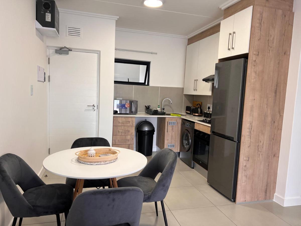 Ultra Modern - Inverter,pool,gym,office Apartment *
