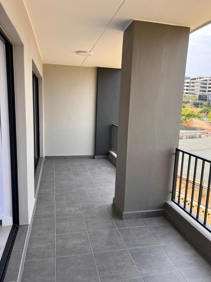Ultra Modern - Inverter,pool,gym,office Apartment Ballito