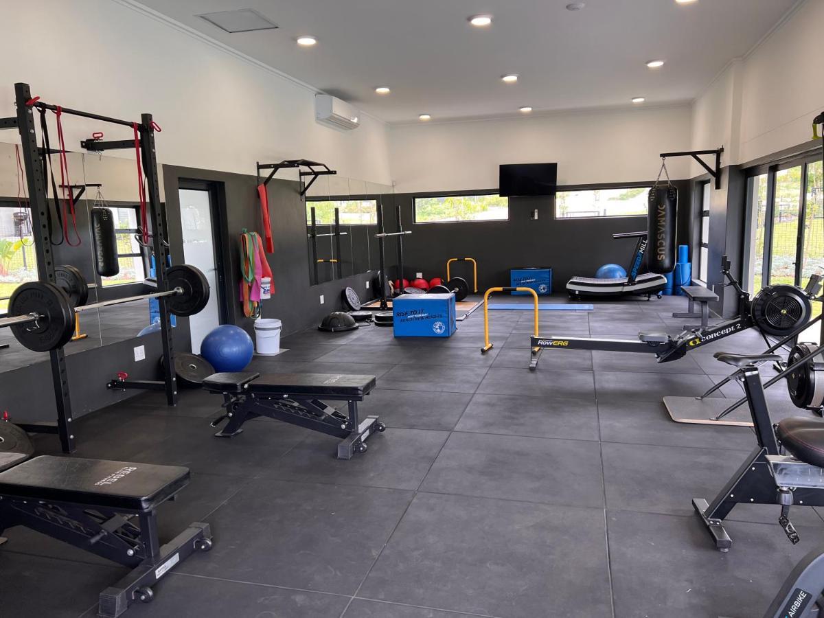 Ultra Modern - Inverter,pool,gym,office Apartment Ballito